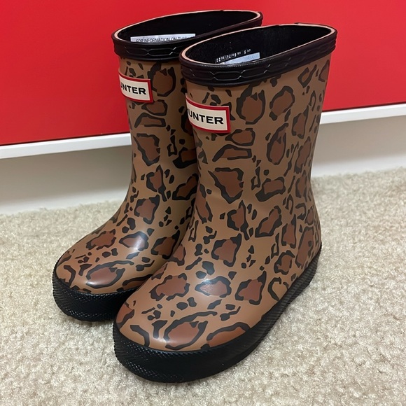 Hunter NWT baby girl size 6 classic leopard print rain boots. boots - Picture 2 of 11